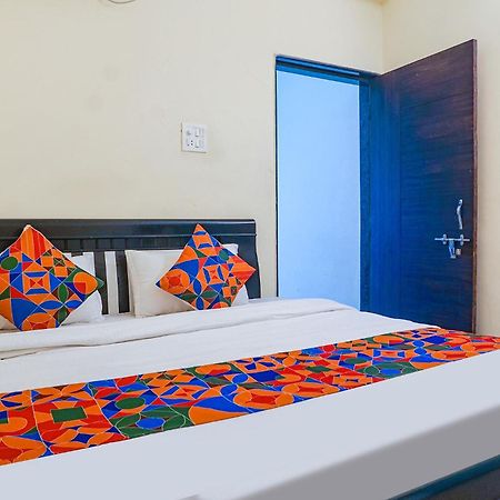 Fabexpress Vaishnav Inn Talegaon Dabhade Buitenkant foto