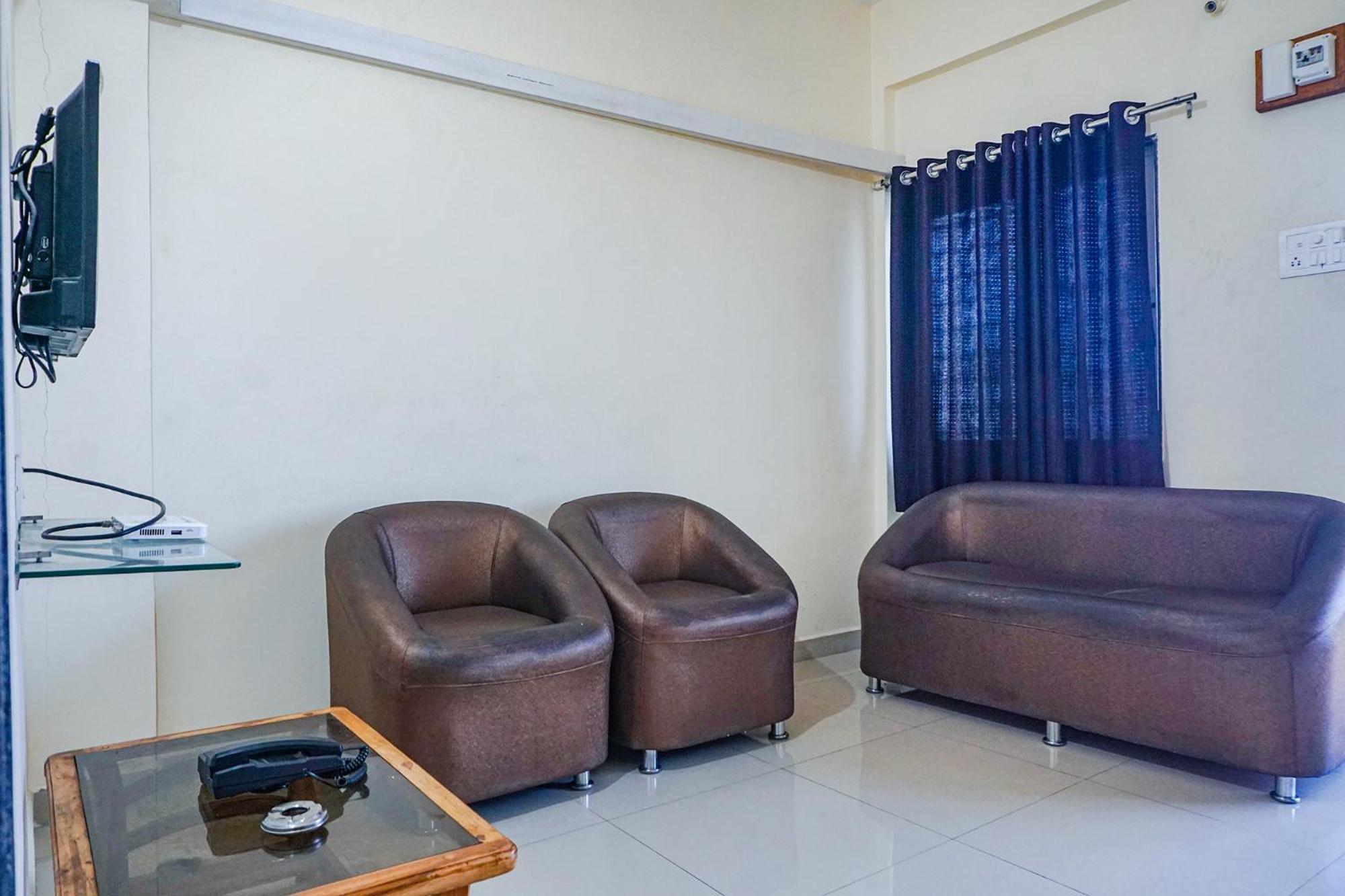 Fabexpress Vaishnav Inn Talegaon Dabhade Buitenkant foto