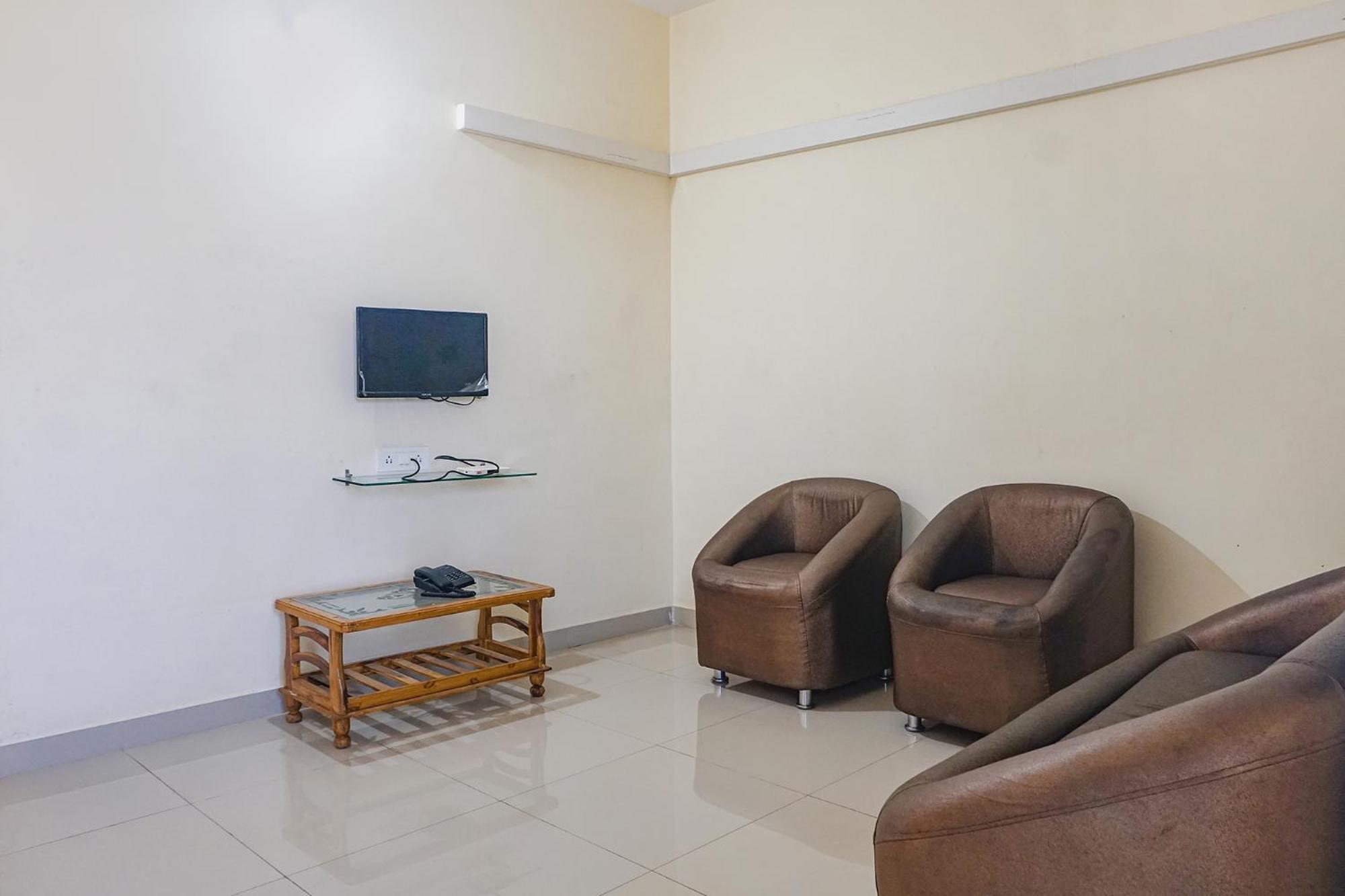 Fabexpress Vaishnav Inn Talegaon Dabhade Buitenkant foto