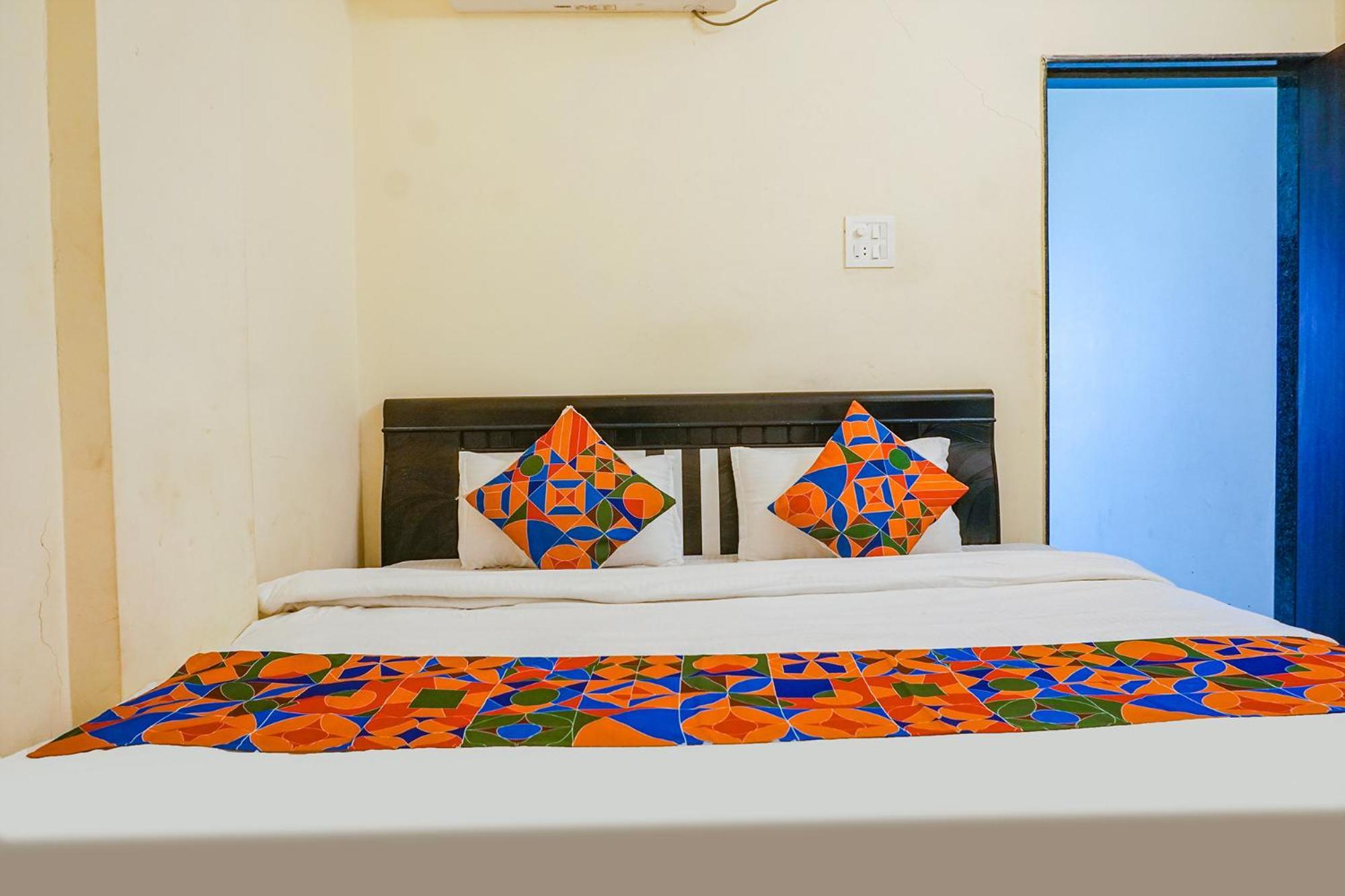 Fabexpress Vaishnav Inn Talegaon Dabhade Buitenkant foto